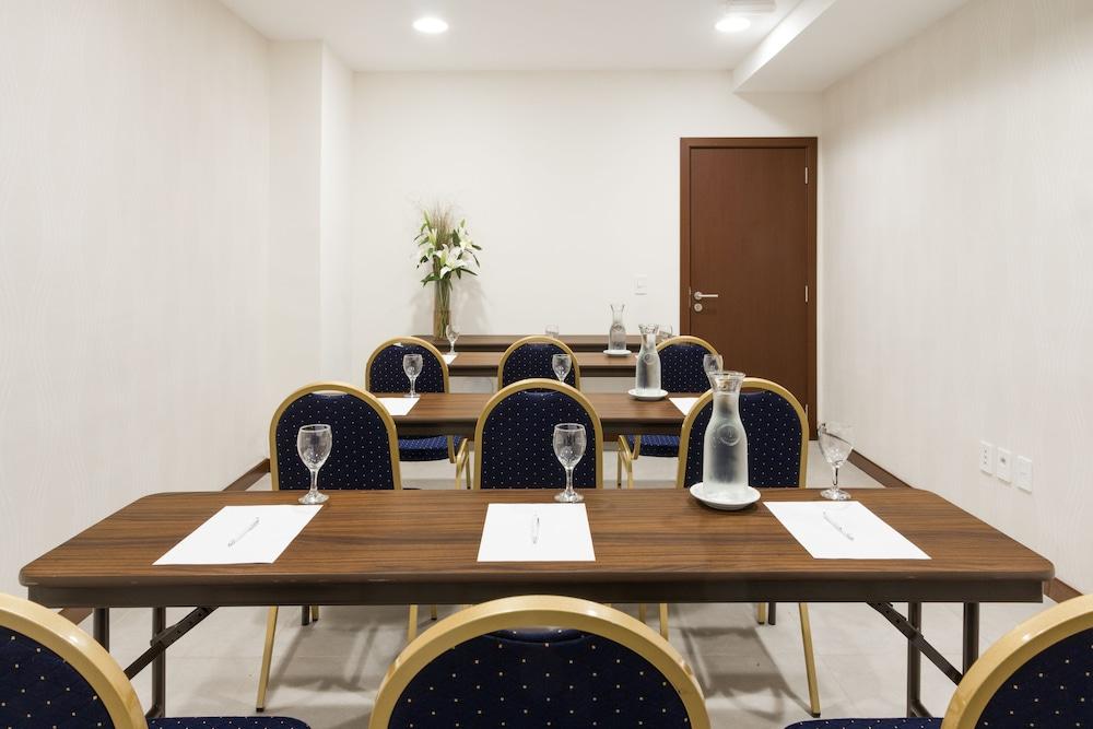 Frontier Hotel 리베라 외부 사진