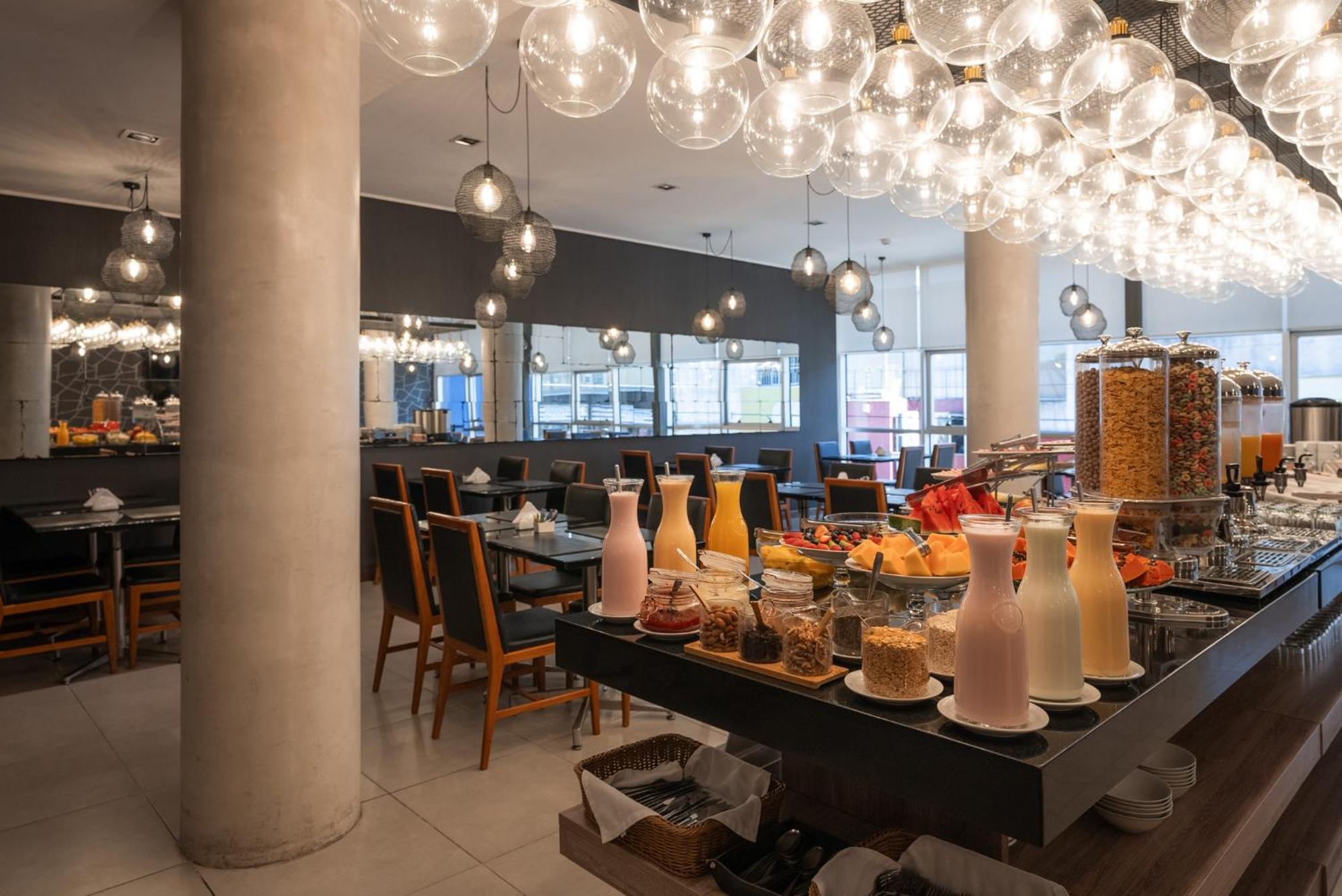 Frontier Hotel 리베라 외부 사진